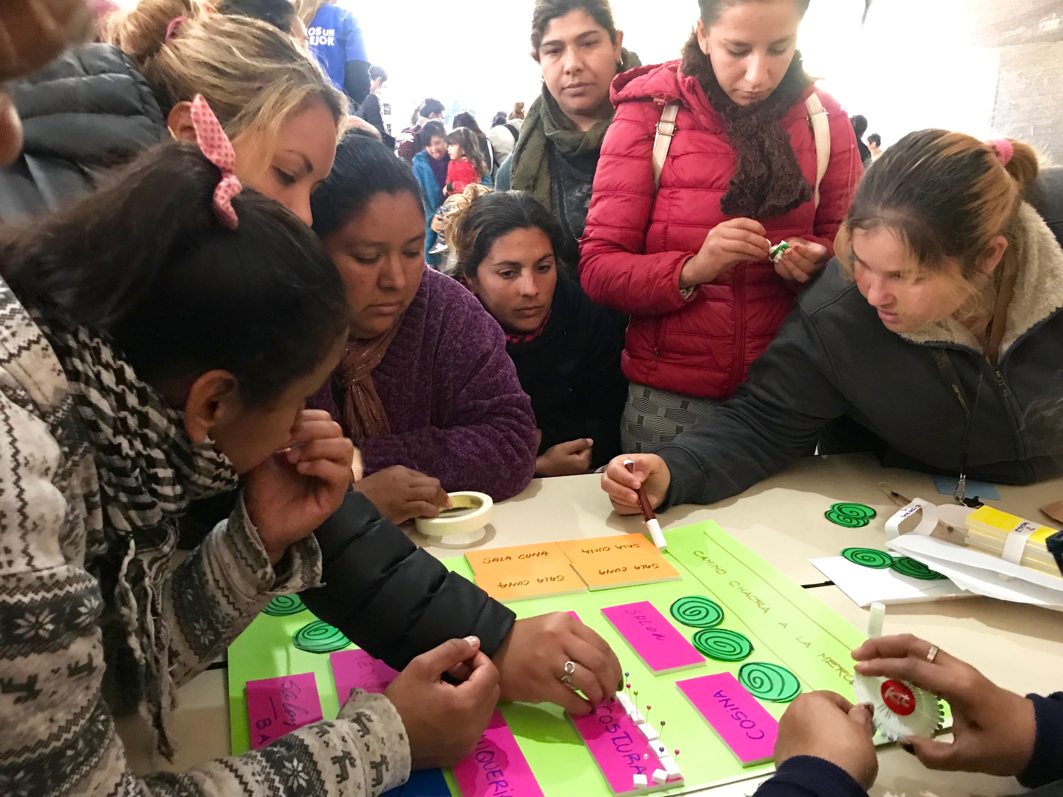 Taller de diseño participativo con mujeres de Las OMAS, en Camino a Chacra de la Merced, Córdoba.