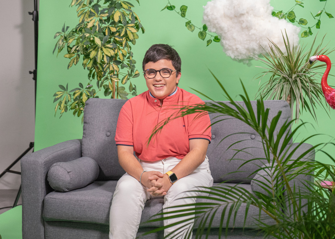 Mi futuro lo veo siendo maître (…), mi gran pasión en la vida,» cuenta Lidia Espinosa quien colabora como camarera de restauración en el Hotel ILUNION Pio XII (Madrid), Centro Especial de Empleo.